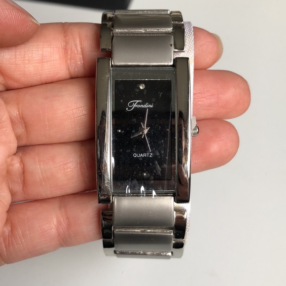 Watch & Flask Set - Picture 4 of 9